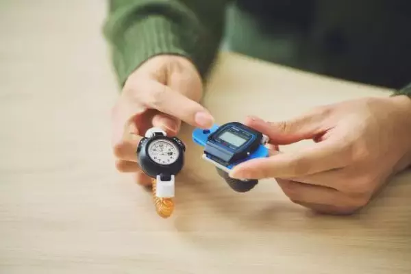 「【はばたけラボ　先輩に聞く】　楽しみながら、新しいモノを生む　カシオの山田真司さん  サウナー向けの時計を開発」の画像