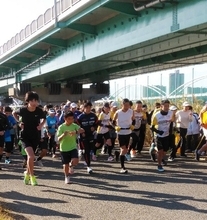 河川敷で新年最初の健康づくり　大阪府高槻市の元旦マラソン、当日先着100人