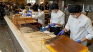 できたてのカステラを店内キッチンから　文明堂東京が京都に新店オープン