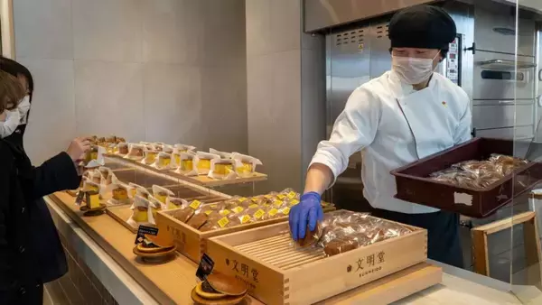 「できたてのカステラを店内キッチンから　文明堂東京が京都に新店オープン」の画像