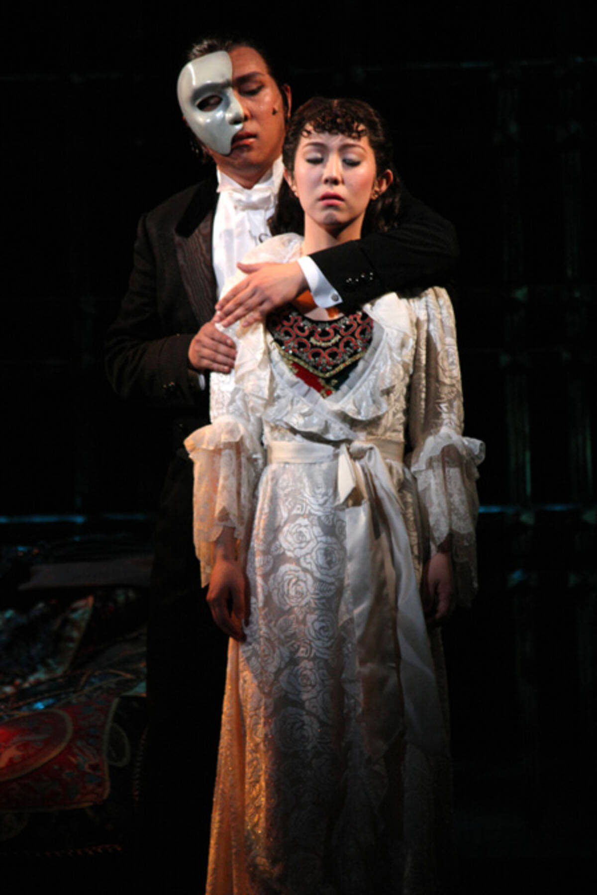 劇団四季 オペラ座の怪人 作品誕生25周年の記念の年に4年半ぶりの東京公演開幕 11年10月4日 エキサイトニュース