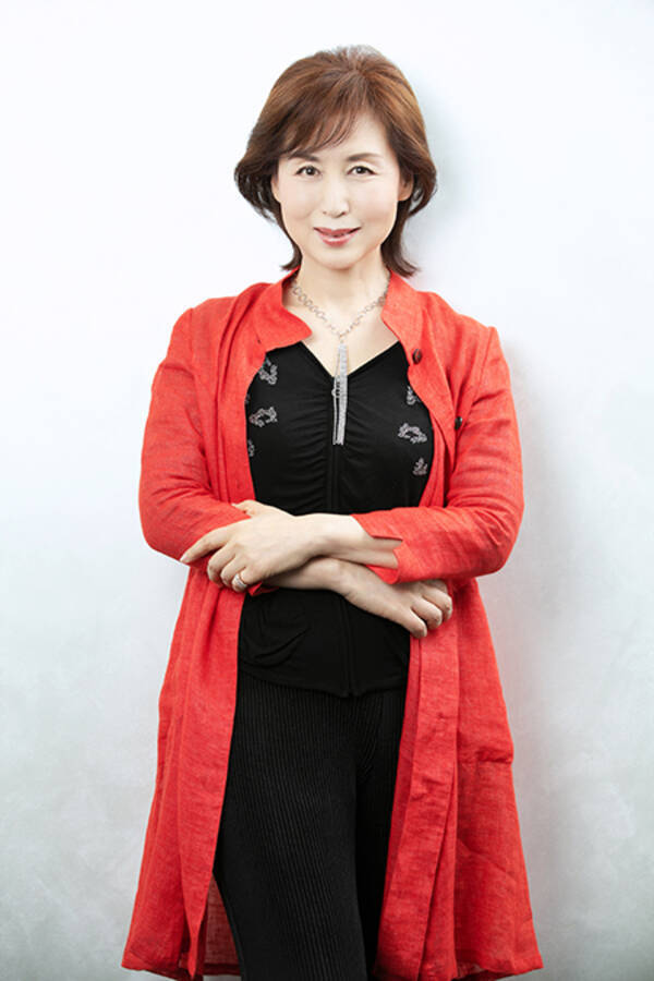 杜けあきら宝塚ogが ベルばら ほか名匠の楽曲を歌い繋ぐ 21年5月28日 エキサイトニュース