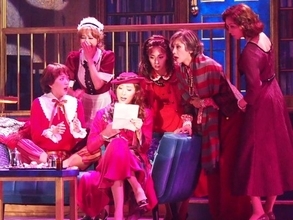 宝塚歌劇OGが華々しく競演！芝居心を実感する『8人の女たち』開幕