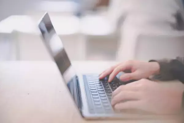 そのメール、「AIで作った文章」だってバレてます。気づいた人は約6割！AIを使用したビジネスメールについてどう思う？