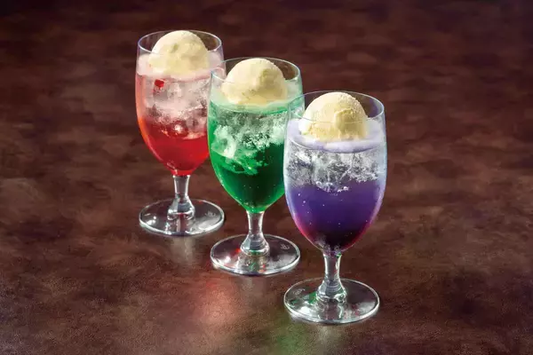 ヨックモックミュージアムのカフェに見目麗しい“大人のためのクリームソーダ” が登場！展覧会の余韻に浸れる3種のクリームソーダをチェック！