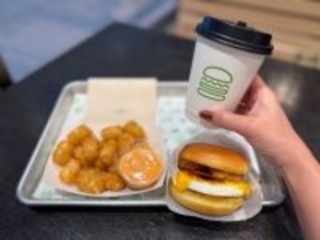 出国前に✈️モーニングが食べられるのはココだけ！「Shake Shack（シェイク シャック）成田国際空港第1ターミナル店」