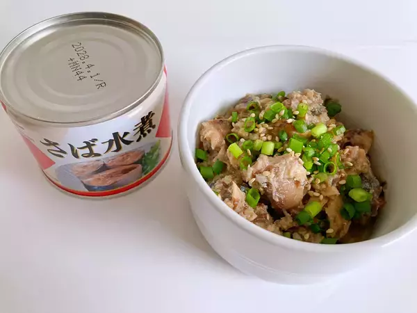 混ぜて焼くだけの「こんがりしっとりさば缶そぼろ」を作ってみたらさば缶の汁まで活用できて万能なおかず爆誕したよ
