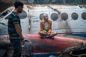 墜落事故で起きた連続殺人!?予測不能すぎる展開に引き込まれるU-NEXT『ナイン・ボディーズ』【#カウチポテトのお供】