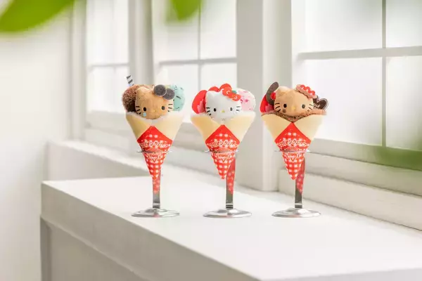 ヘンテコだけどしみじみかわいい！マリオンクレープ50周年記念ムック本はクレープに巻かれるキティさんがついてきます