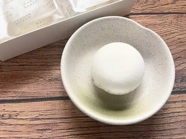 冷蔵庫でひんやりさせてもふわっふわ♡ 萩の月のミルキーバージョン「萩の調 煌」を食べてみた！【東京駅のお土産】