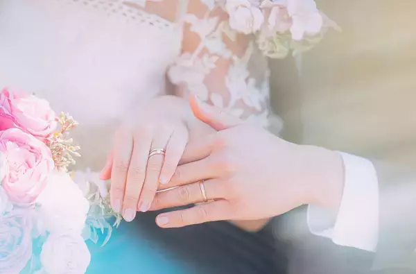 男女2000名に聞いた結婚に対する不安1位は「経済的負担」！生活の変化も怖いけど結婚について1番多かった意見は…