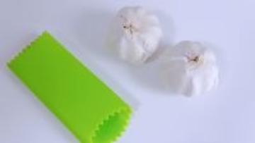 【革命】にんにく触りたくない民へ。“ころころするだけ”で皮むけるやつが快適すぎた