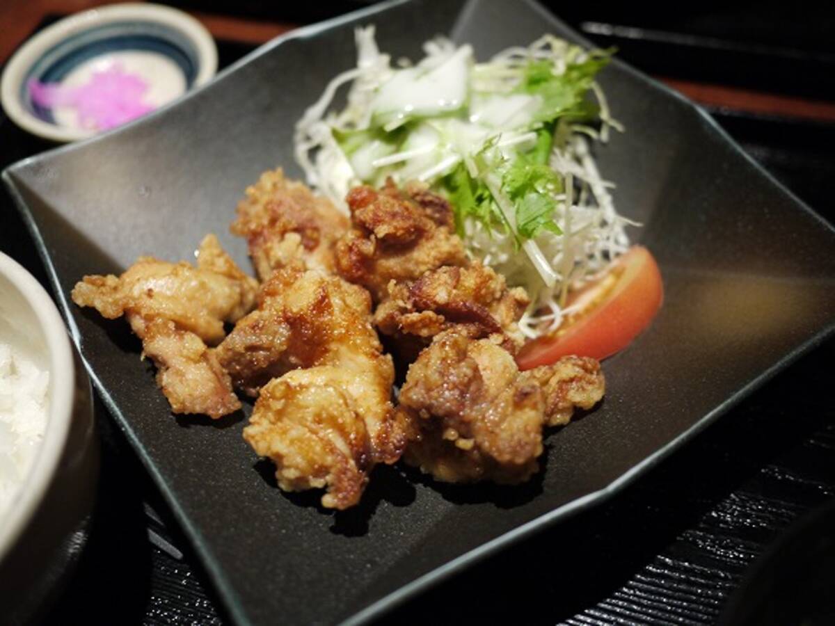 新宿ランチは から揚げ800円食べ放題 でキマリ おかわりも揚げたてジューシーでメチャうま 11年8月10日 エキサイトニュース