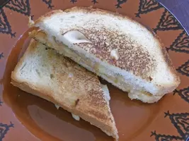 映画 東京喰種 のコラボカフェが怖すぎてネットがザワつく メニュー名が 本当にこれを食べるのか バーガー まずいサンドイッチ など 17年5月12日 エキサイトニュース