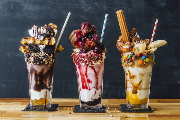 1リットル超の 爆盛りシェイク がスイーツのビッグドリーム 移転オープンしたj S Burgers Cafe渋谷店の限定メニューに注目です 16年9月日 エキサイトニュース