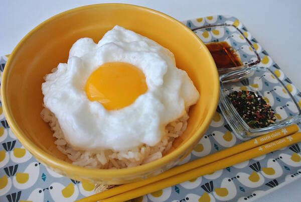 究極のtkg ふっわふわの メレンゲ卵かけご飯 にチャレンジ 白身を泡立てるだけで超絶オシャレな朝食になりました 17年5月29日 エキサイトニュース