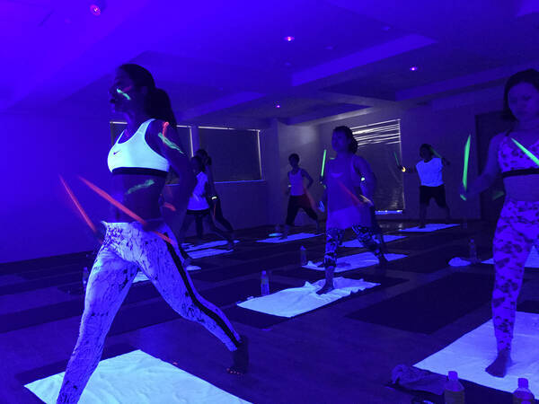 ダイエット速報 音楽に合わせてドラムスティックを激しく連打 ストレス発散にもなりそうな ビートドラムダイエット が日本上陸 17年6月30日 エキサイトニュース