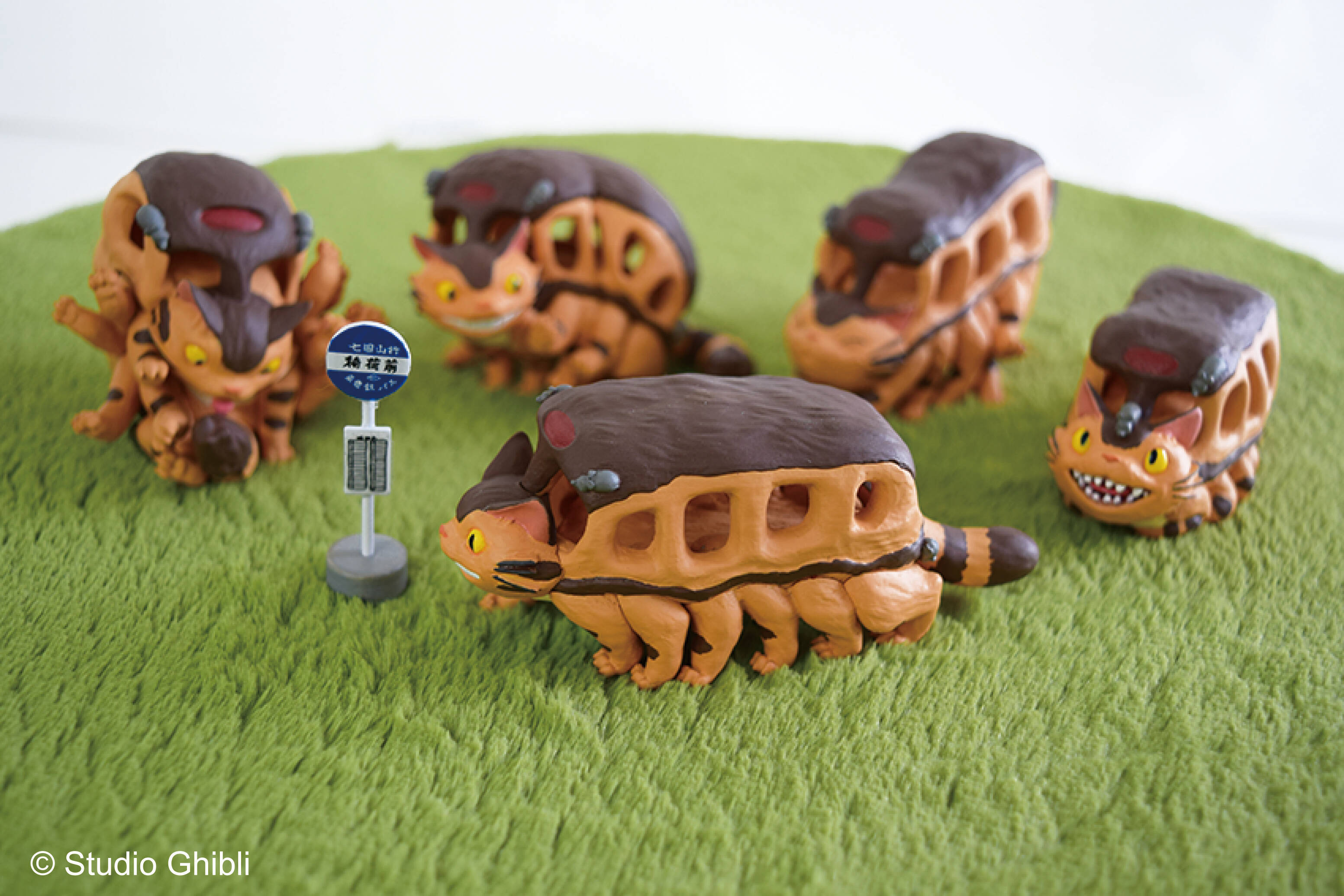 トトロに登場するネコバスのフィギュアが可愛いすぎ 丸まったり振り向いたりしているポーズにトキメキが止まらないよおおお 17年7月2日 エキサイトニュース