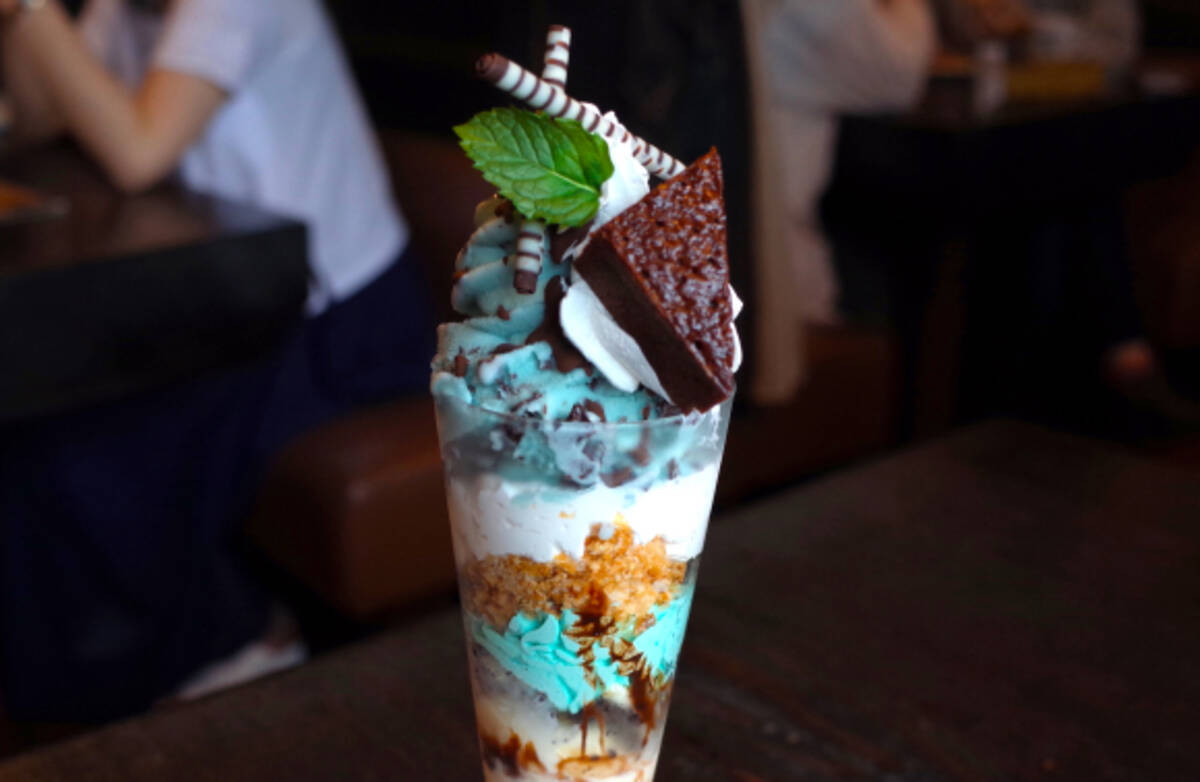 死角なしチョコミントパフェや どこを食べてもチョコミントが引き立つパフェが美味しくて震えた 珈琲哲學 松本店 17年7月21日 エキサイトニュース