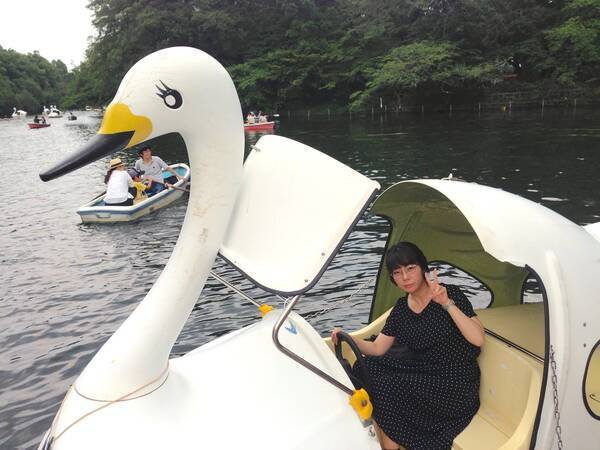 恋人の聖地 井の頭公園 でひとりスワンボートに乗った結果 みにくいアヒルの子 状態になりました 18年6月11日 エキサイトニュース