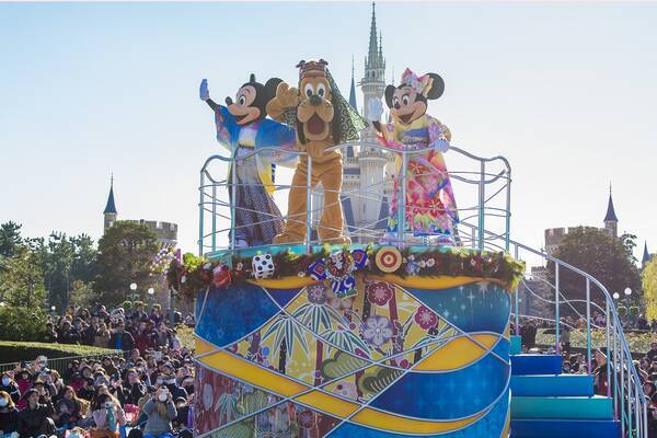 東京ディズニーリゾートのお正月限定グッズやイベントがカワイイ 着物姿のミッキーたちや門松になった ライオンキング のプンバァに会えるよ 18年11月30日 エキサイトニュース