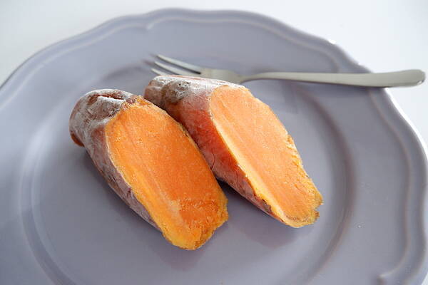 焼き芋を凍らせるとシャーベットみたいになる 冷凍食品のプロ ニチレイ が教える 冷凍焼き芋 を作ってみた 年1月4日 エキサイトニュース