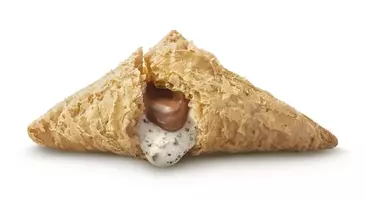 本日発売 マクドナルドにあま い 恋の三角チョコパイ バニラ味 が新登場するよ パッケージには 恋のおみくじ 付きです 年12月9日 エキサイトニュース