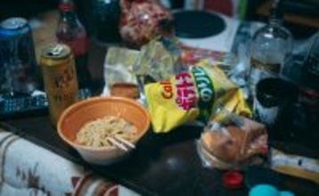 あなたのお部屋は片付いてる？お部屋が汚い人の本音を調査した結果では「部屋が汚くなったきっかけ」に 約4人に1人が危機感がないらしい