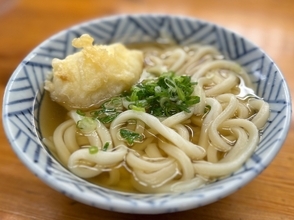 令和の今、この値段で食べられるの!?セルフ湯切りが楽しいっ！ 香川県「さか枝うどん」で本場の讃岐うどん文化を体験したら最高だったよ〜っ！