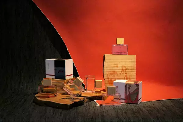 浮世絵からインスパイアされた香水ブランド「破天荒」のユニークさはさすが日本発。 新作に「日本橋」と「銀座」の香りが登場です