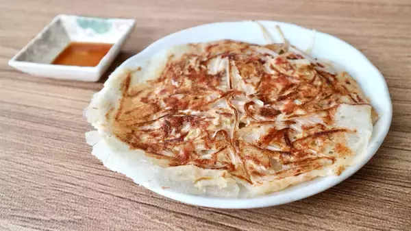 【家計救済レシピ】ロバート馬場ちゃんの「羽根つきもやし」は包丁いらず＆フライパンひとつで完結！アレンジの幅も広くてリピ決定よ