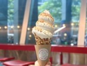 クリスピー・クリーム・ドーナツの「オリジナル・グレーズド」はソフトクリームでも楽しめる！3店舗でしか食べれないレアさに惹かれて食べてきた