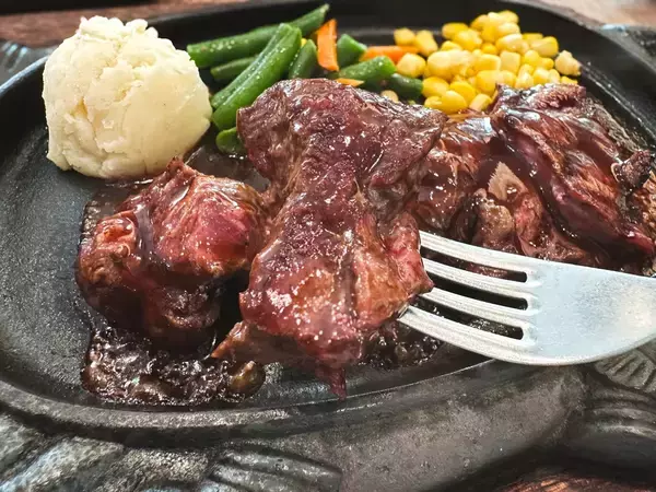 沖縄旅行の最後に締めくくりたい！大人気「ステーキ88」那覇空港店は駆け込みステーキ＆心残り解消に最適だったよ〜っ