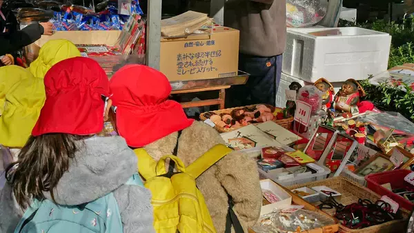 園児たちが各々お買い物しはじめた!? 高知の “木曜市” こと「街路市」に行ってみたら忘れられない旅の思い出になりました