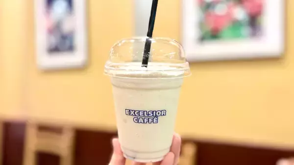 真っ白なのに4層仕立てのギャップ萌え♡エクセルシオールカフェ「ミルチェ」の衝撃のおいしさを皆さんに伝えたい…！
