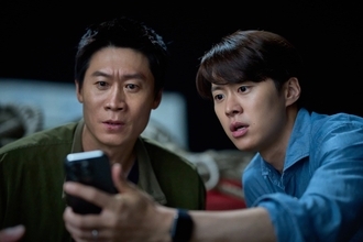 3分に1回笑えるNetflix韓国映画『チーム・ハズバンド』傑作コメディ『エクストリーム・ジョブ』の俳優陣が再タッグってことは間違いないでしょ【#カウチポテトのお供】