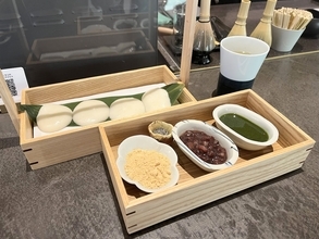 都会の真ん中で出会える、つきたての幸せ。ニュウマン高輪「茶々水 SASUI 伊藤園」でつきたて餅セットを食べてみた