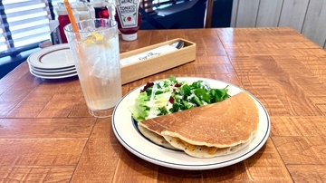 Eggs ’n Thingsの平日限定モーニングはハワイムード満点