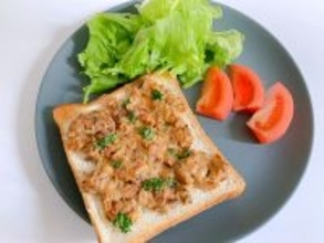 朝からたんぱく質が摂れる最強朝ごはん「さばみそ煮のペーストトースト」