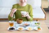 「食事の時間を変えるだけで｢老化と肥満｣を回避…｢1日3食しっかり食べている｣日本人に必要な"空腹の時間"」の画像1