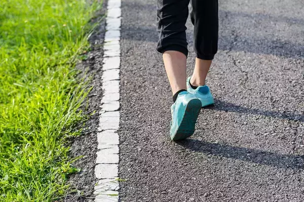 歩き方を少し変えるだけで｢やせやすい身体｣になる…｢最強のかかと｣で筋力アップする"正しい姿勢"
