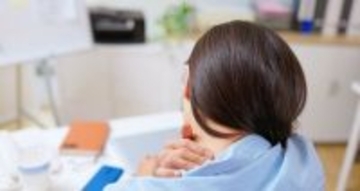 日本では国民病なのに､欧米人は｢肩こり｣に悩まない…カチカチ肩をスムーズにする｢超ハード肩甲骨はがし｣