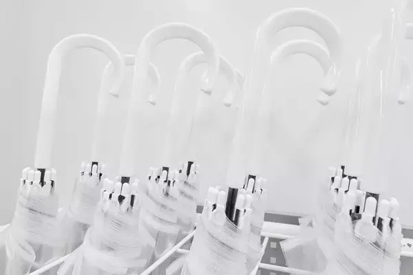 「いつもデートに"スタバ"をもって現れる…年収1100万円の彼(43)に､婚活女性(35)が交際終了を突き付けたワケ」の画像