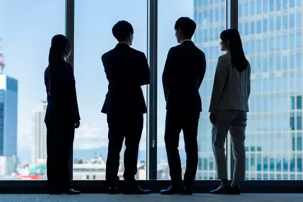 出かける前に1分やるだけ…一言も発さずとも信頼を得られる“見た目”を作るために意識したい体の部位