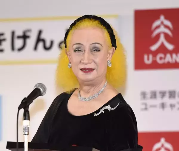 美輪明宏の｢痛烈なダメ出し｣が忘れられない…白いTシャツに黒いパンツ姿の阿川佐和子に放った"鮮烈な一言"