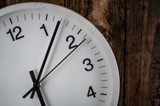 手をパチンと叩き｢よし､やるぞ｣と声に出す…集中力が一気に高まり仕事がサクサク進む｢たった1分のメソッド｣