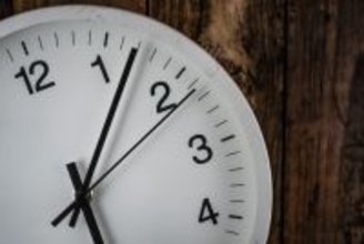 手をパチンと叩き｢よし､やるぞ｣と声に出す…集中力が一気に高まり仕事がサクサク進む｢たった1分のメソッド｣