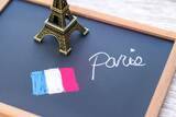 「フランスの小学校では鉛筆もシャーペンも消しゴムも使わない…小1で持たされる"一生モノの文具"の名前」の画像3