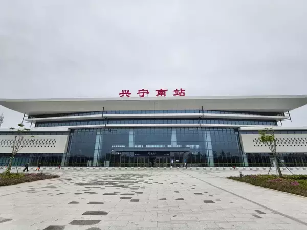 「中国新幹線の累積赤字は138兆円という絶望…中国高官による高市首相への"口撃"はゾンビのうめき声である」の画像