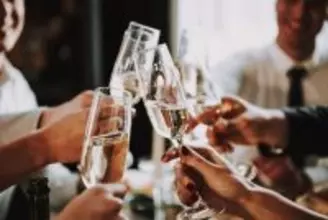 職場で雑用を押し付けられパーティーで無視される…日本メディアが報じない欧米の"アジア人差別"の実態